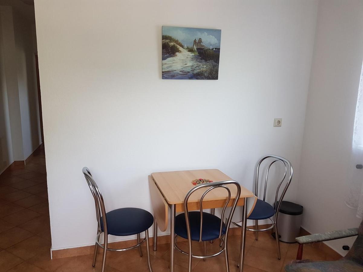 Apartmani Anita Malinska Exteriör bild