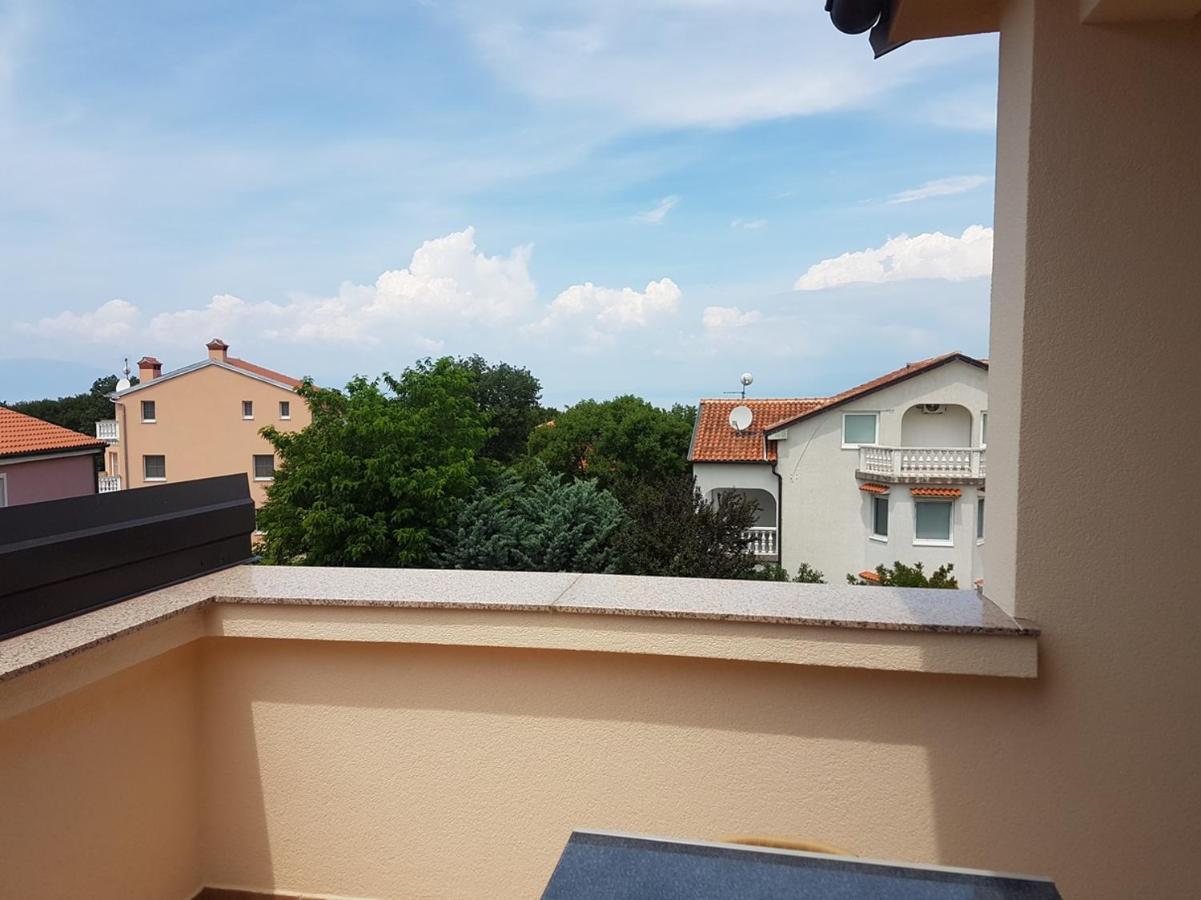 Apartmani Anita Malinska Exteriör bild