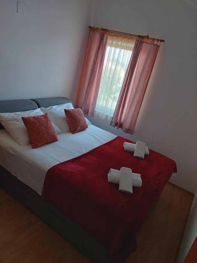 Apartmani Anita Malinska Exteriör bild