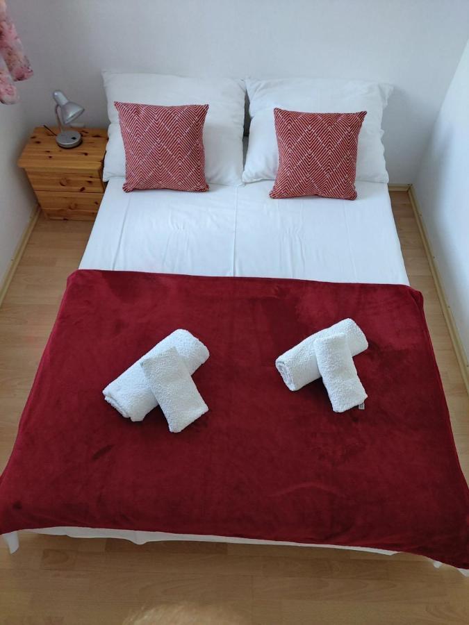 Apartmani Anita Malinska Exteriör bild
