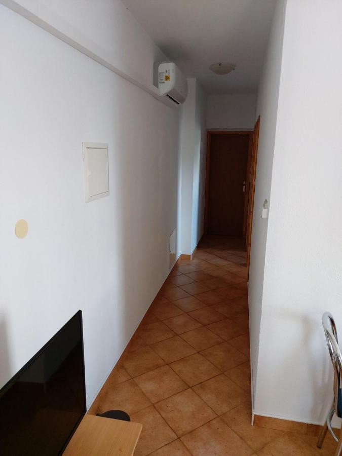 Apartmani Anita Malinska Exteriör bild