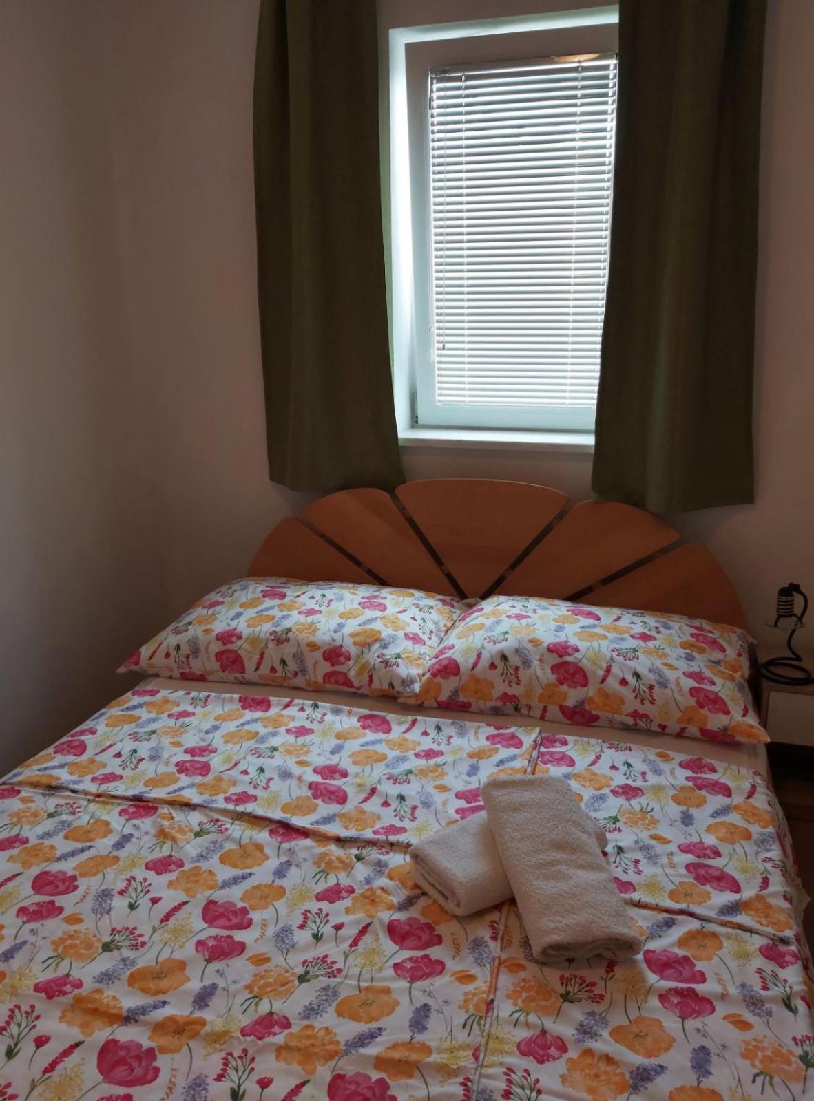 Apartmani Anita Malinska Exteriör bild