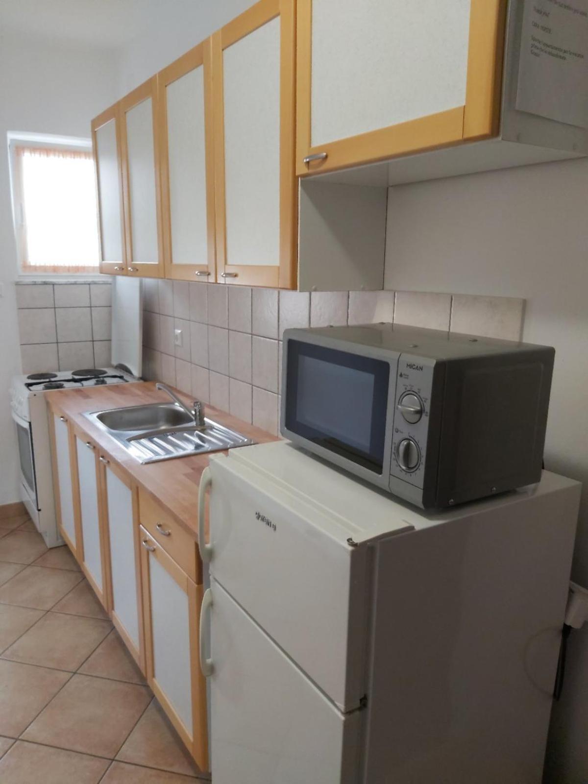Apartmani Anita Malinska Exteriör bild